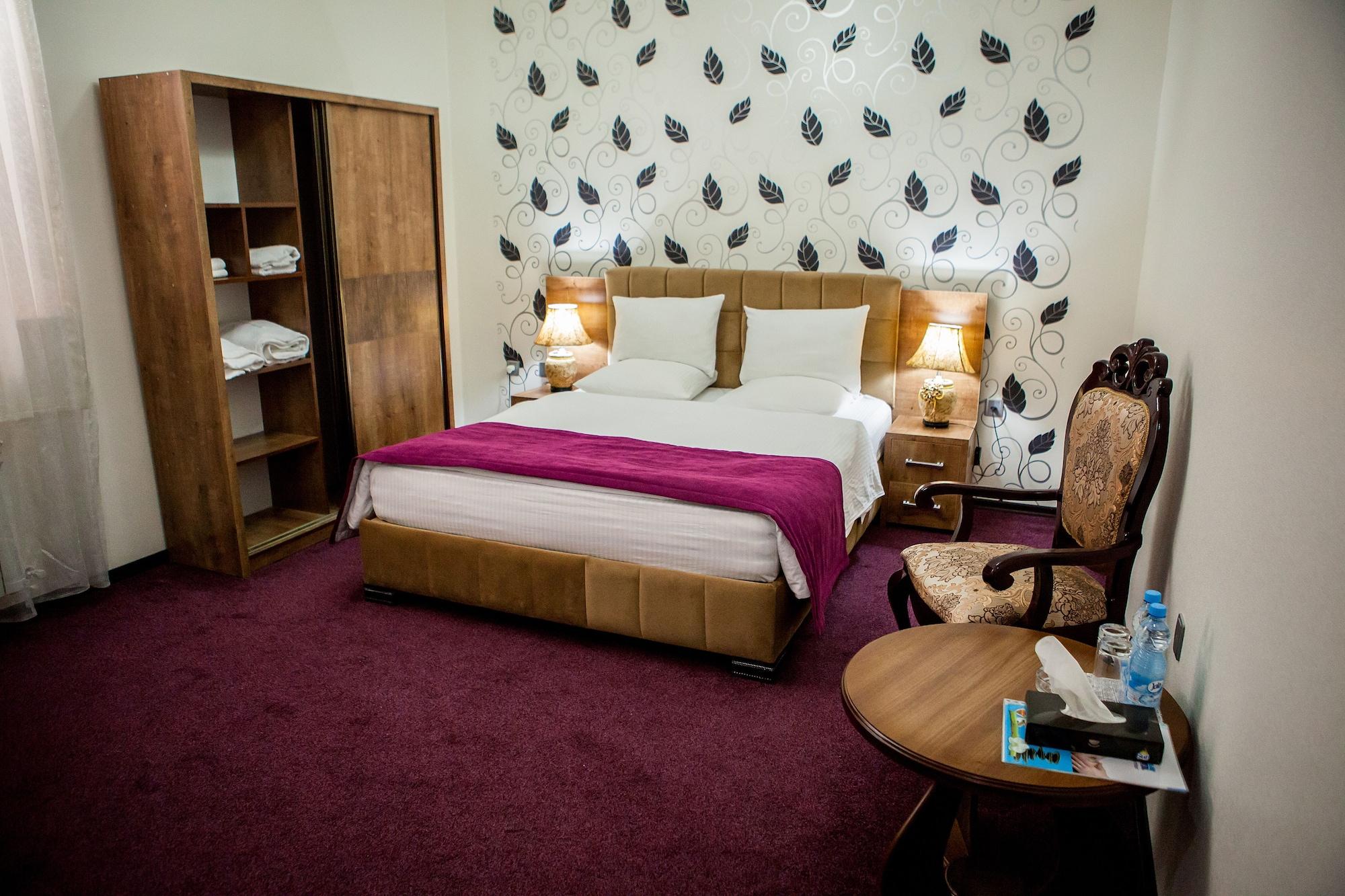 Issam Hotel&Spa Şǝki Buitenkant foto