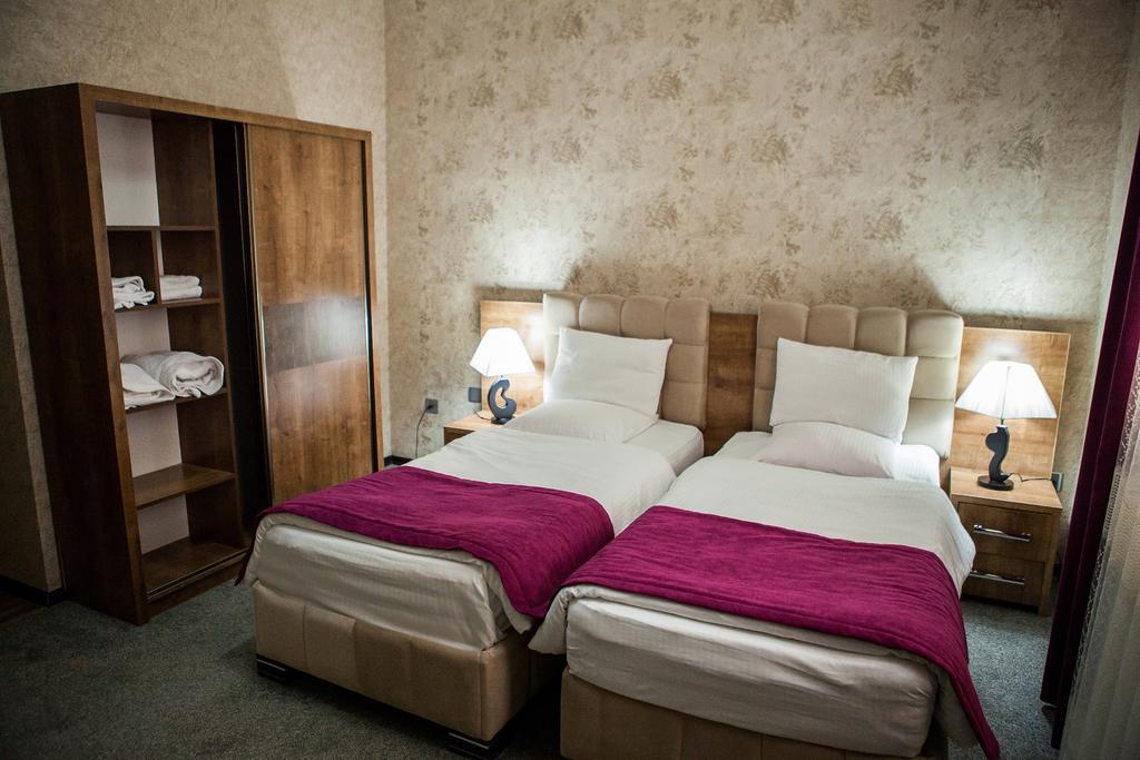 Issam Hotel&Spa Şǝki Buitenkant foto