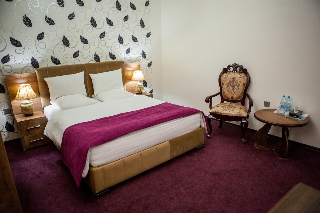 Issam Hotel&Spa Şǝki Buitenkant foto